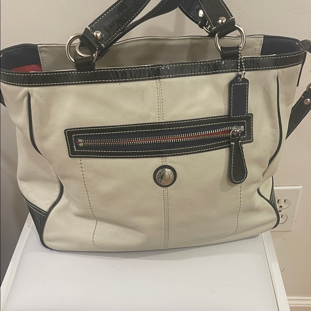 Coach Handbag Purse Bag  Laura Kisslock Framed Blue Ivory White